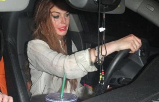 Lindsay Lohan, arestata din nou, dupa ce a lovit un pieton si a fugit de la locul accidentului!