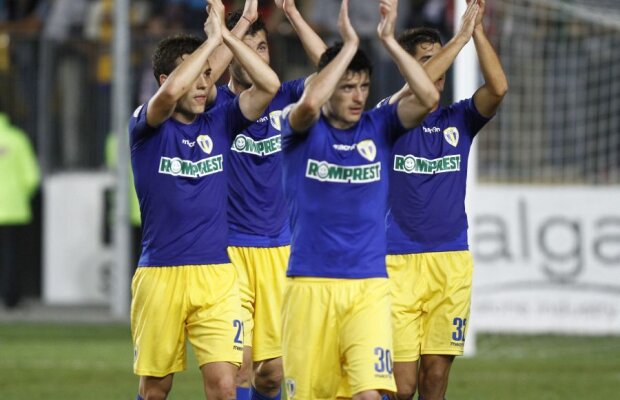 VIDEO "Lupii" şi-au bătut joc de ocazii şi au ratat incredibil victoria » Bistriţa - Petrolul 1-1