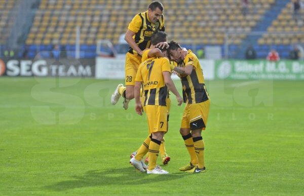 VIDEO+FOTO Şumudică, în pericol? » Braşovul învinge Vasluiul cu 2-1