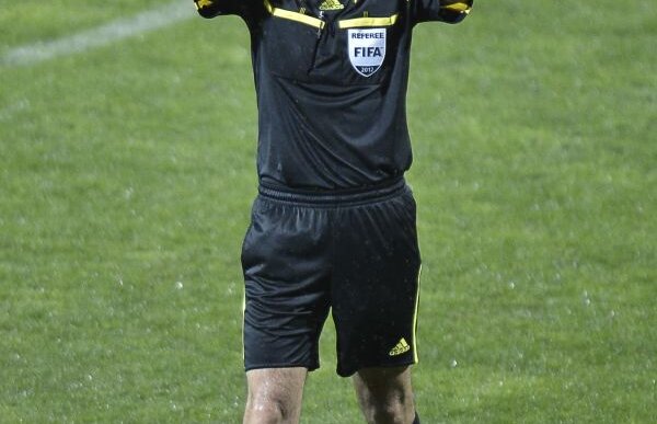 S-a dat lovit! » Haţegan s-a recuzat de la Pandurii - CFR acuzînd probleme la tendon