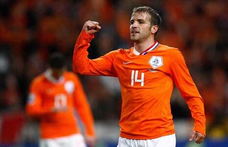 Van Gaal a anunţat lotul lărgit al Olandei » Vedetele revin cu România!