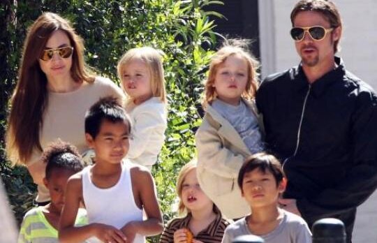 Brad Pitt l-a rugat pe Jamie Oliver sa ii pregateasca un ospat de Craciun