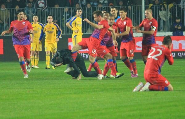 Martinovici aprinde iar derby-ul! » Accidentarea lui Szukala îl propulsează ca titular pe actorul principal al precedentei partide directe de pe ”Ilie Oană”