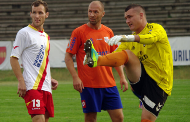 FOTO Decăderea unei echipe mai puţin cunoscute » Aventuri la un meci din liga a treia