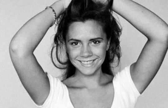 Asa arata Victoria Beckham acum fix 20 de ani! GALERIE FOTO