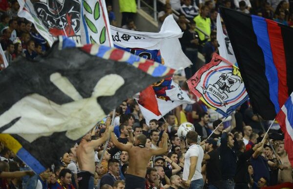 Arena salvează fotbalul! » Jocul plictisitor a mai adormit tribunele, dar stadionul a creat şi a întreţinut atmosfera de spectacol special