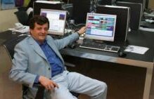 Cristian Sima face dezvăluiri despre clienţii săi: "Dacă şi mâine voi trăi, voi continua să scriu"