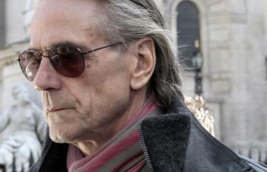 Jeremy Irons a facut turul Transilvaniei pe motocicleta