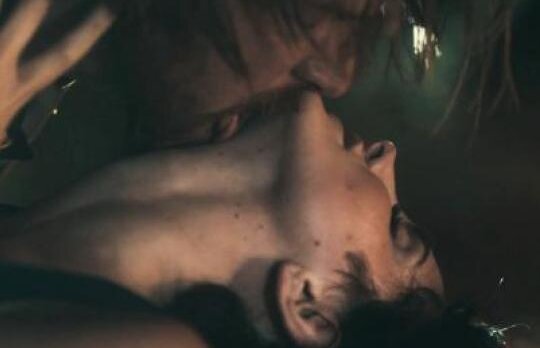 Lana del Rey se iubeste cu un motociclist care i-ar putea fi tata, in noul sau videoclip 