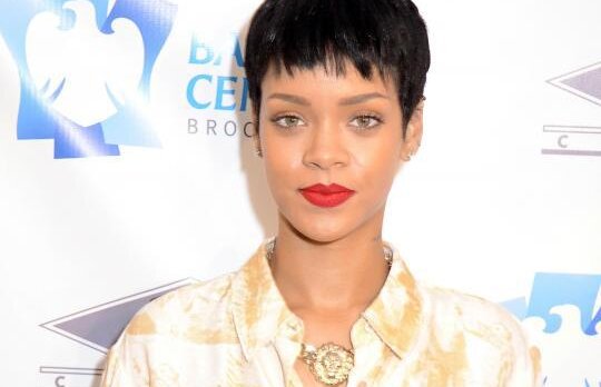 Rihanna va primi cinci milioane de lire pentru un concert de Craciun
