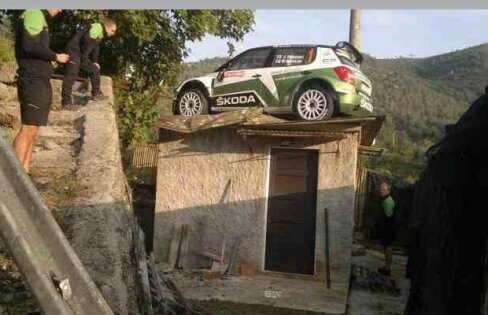 Video: cum să parchezi o mașină de raliu PE un garaj