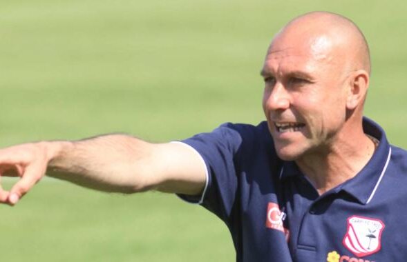Italienii anunţă că un fost antrenor de la Carrarese ar putea deveni secundul lui Andone!