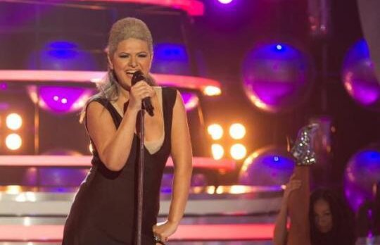 Maria Buza a interpretat-o pe Delia alaturi de... Delia. Urmareste aici momentul special!