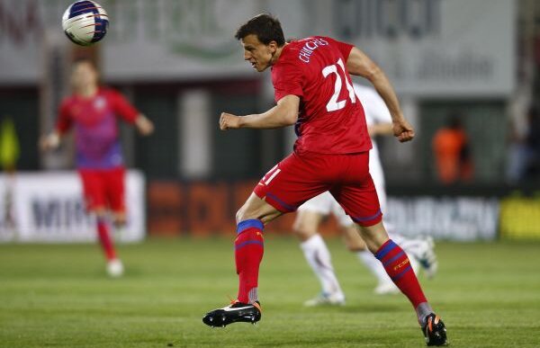 Directorul sportiv al lui Milan vorbeşte pentru prima oară despre stoperul Stelei: "Chiricheş nu e gata pentru noi"