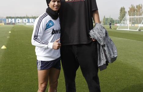 FOTO "Unu contra unu" » Singurul adversar cu care nu se pune Ronaldo :D