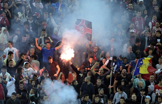 Catering VIP cu torţe şi fumigene la Naţional Arena » Operaţiunea secretă a dinamoviştilor la meciul cu Rapid! :O