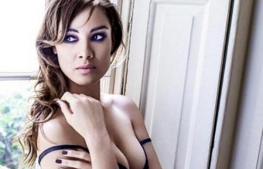 GALERIE FOTO! Fata Bond se dezbraca in FHM si vorbeste despre barbatul ideal