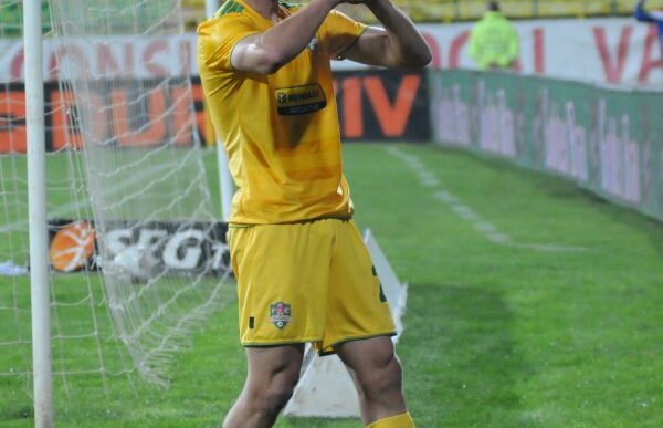 Viorel Hizo e foc şi pară pe apărare: "E nepermis să iei 3 goluri acasă" :X