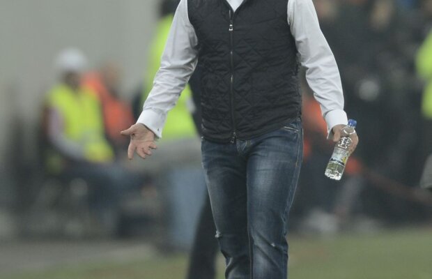 Reghecampf recunoaşte că Dinamo a fost dezavantajată în derby: "A fost penalty!"