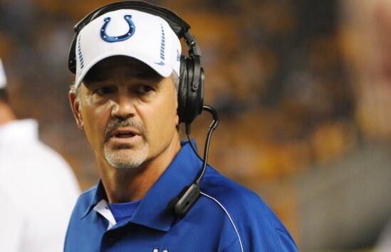 FOTO & VIDEO O lecţie de viaţă din fotbalul american: antrenorul care îşi conduce echipa de pe patul de spital