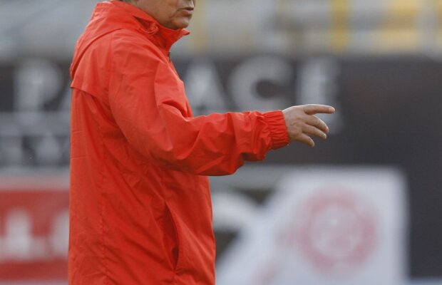 Mircea Lucescu e bîntuit de erorile arbitrilor: "Trebuia să intru în teren! Numai mie mi se poate întîmpla"