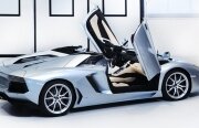 E aici: Lamborghini Aventador LP700-4 Roadster