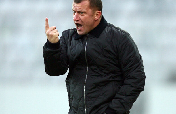 Dinamo l-a ales pe Dorinel! » Acţionarii din Ştefan Cel Mare vor să instaleze un antrenor nedorit de suporteri