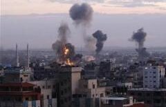 Bombardamente violente în Fâşia Gaza. Ministrul apărării israelian a cerut mobilizarea a 30.000 de rezervişti (VIDEO)