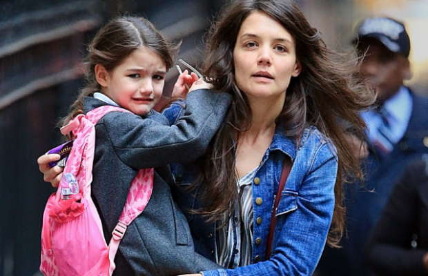 Suri Cruise a convins-o pe Katie Holmes sa adopte un copil!