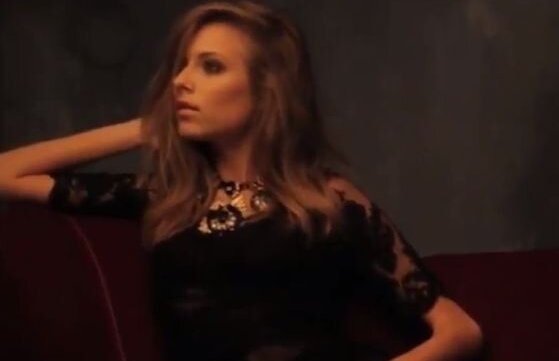 VIDEO » Vanity Fair a dat lovitura: prima şedinţă foto cu femeia care l-a schimbat pe Fernando Alonso