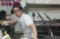 RÂZI CU LACRIMI: Un coreean descoperă, în direct, la TV, că uleiul nu face casă bună cu apa (VIDEO)