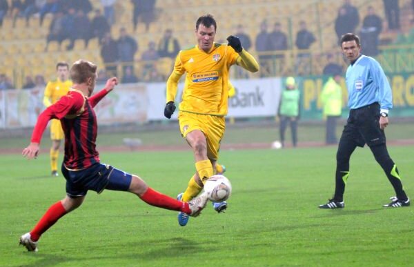 VIDEO Chinu' de pe lume! » Vaslui a cîştigat cu 3-0 în faţa Iaşiului, dar scorul nu reflectă realitatea de pe teren