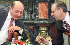 Ambasadorul Mark Gitenstein, decorat de Băsescu cu Ordinul Naţional "Steaua României" în grad de Mare Cruce