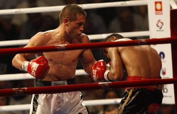 Bombardierul la atac! » Viorel Simion îşi apără azi centura de campion internaţional WBC