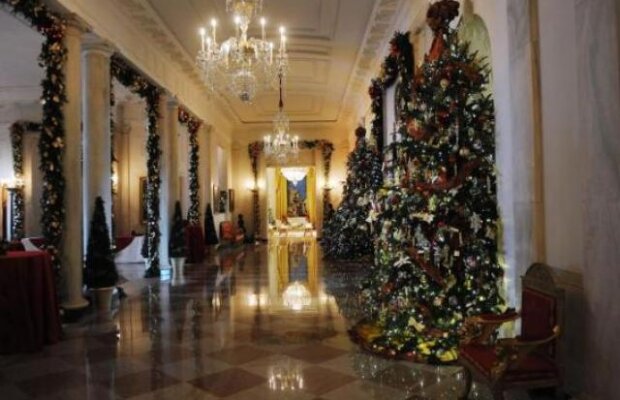 FOTO Interiorul Casei Albe, transformat complet, special pentru Craciun