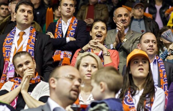 Sorana Cîrstea impresionată de atmosfera de la Tîrgovişte: "Aş vrea să joc şi eu acasă"