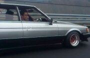 Video: Mașină tunată cântă colinde...