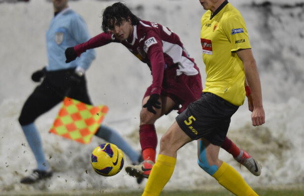 VIDEO Steagul sus! » Tuşierul Bogdan Gheorghe a anulat eronat două goluri în meciul CFR Cluj - Ceahlăul 3-2