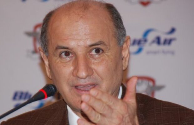 Copos îi face o urare pe blog lui Geambaşu: "V-aş dori să aveţi atîţia bani cîţi am cîştigat eu de pe urma Rapidului!" :X