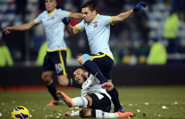 VIDEO Daţi-le trofeul! » Steaua a trecut lejer de Astra şi s-a distanţat la 10 puncte de locul doi