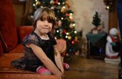 VIDEO. Drama unei fetiţe de de cinci ani căreia i s-au amputat ambele picioare pentru a putea să trăiască