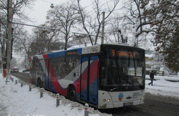 Oţelul, acţiune de marketing inedită » Autobuzele gălăţene decorate în culorile clubului