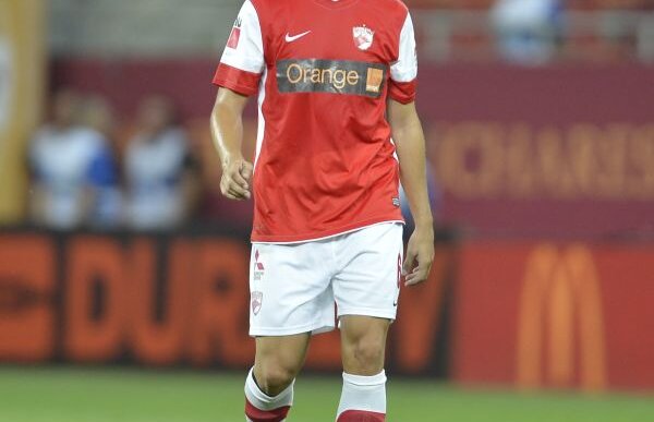 Încă aşteaptă primele de instalare! » Scutaru şi Axente au primit doar un sfert din banii promişi în vară