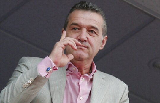 Primul dialog între Maxim şi Gigi Becali: "Steaua nu mi-a propus nimic" » "Sună-mă să vorbim că nu te mănînc!"