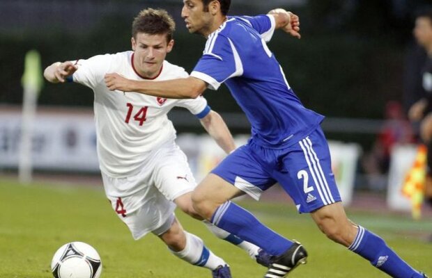 Becali negociază pentru două vîrfuri tari din Liga 1 şi un fundaş dreapta din Cipru!