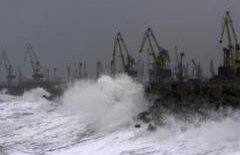 Toate porturile de la Marea Neagră, ÎNCHISE din cauza vântului puternic