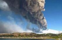 Stare de alertă portocalie în Chile, după erupția unui vulcan la granița cu Argentina (VIDEO)