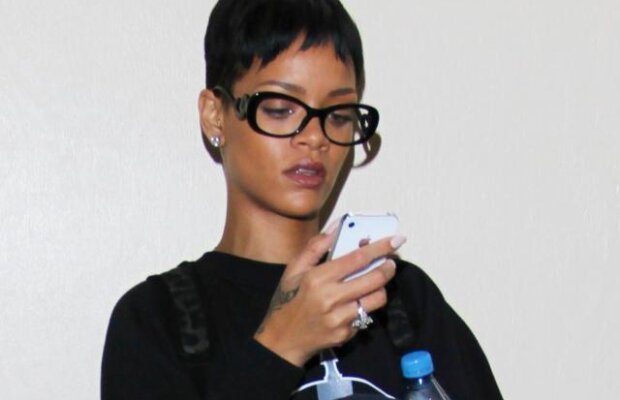 Rihanna a donat 1,7 milioane de dolari unui spital din Barbados, in memoria bunicii