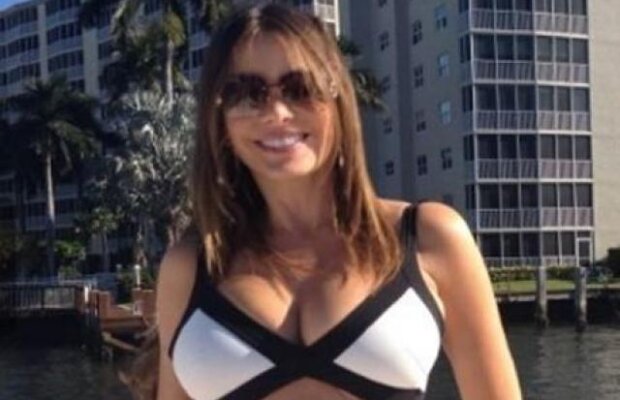 Galerie foto! Sofia Vergara, o adevarata bomba sexy la 40 de ani!