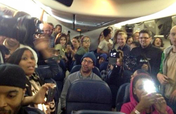 Rihanna a fost fotografiata complet dezbracata!